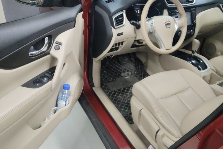 Used Nissan X-Trail 2014 2.0L CVT Comfort Edition 2WD Driver Seat