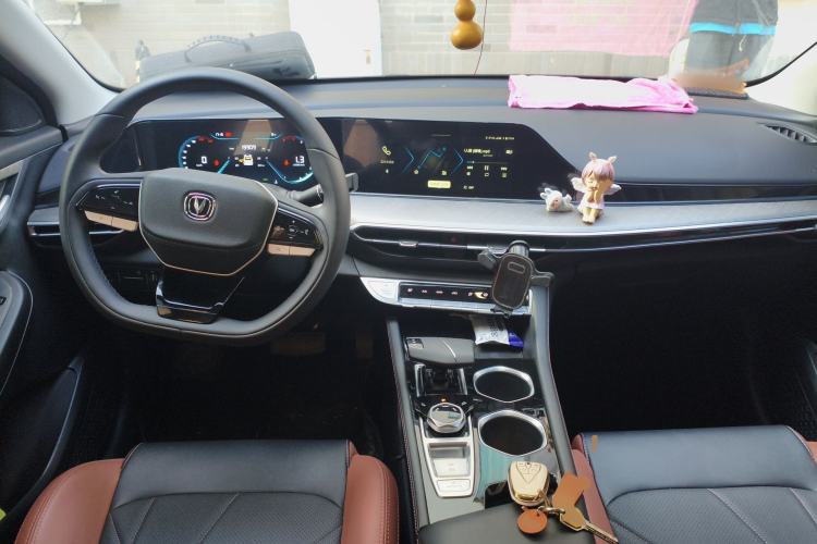 Used CHANGAN Eado 2024 PLUS Blue Whale NE 1.4T GDI DCT High-Energy Edition Center Console