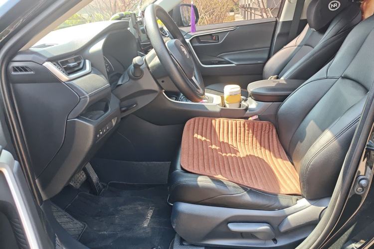 Used Toyota Wildlander 2024 2.0L CVT Two-Wheel Drive Leading Edition
