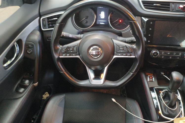Used Nissan Qashqai 2019 2.0L CVT Luxury Edition Steering Wheel