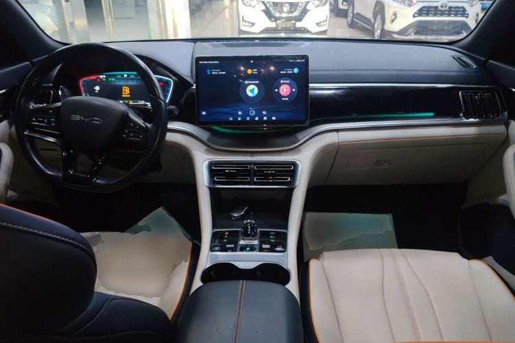 Used BYD Song PLUS New Energy 2024 HONOR Edition DM-i 71km Luxury Model Center Console