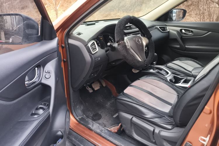 Used Nissan X-Trail 2015 2.0L CVT Comfort MAX Edition 2WD Driver Seat