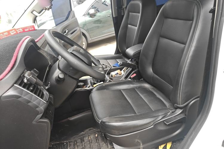 Used Jinbei Gold Hiace 2023 1.5L Passenger Vehicle Engineering Lion 5/6/7 Seater