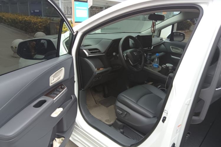 Used Toyota Sienna 2026 Model 2.5L Dual-Engine Two-Wheel-Drive Comfort Edition