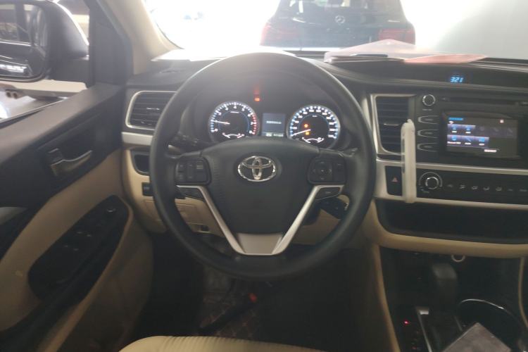 Used Toyota Highlander 2018 2.0T Two-Wheel Drive Elite Version 5 Seats China VI Standard
