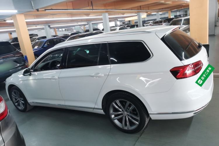 Used Volkswagen Variant 2017 380TSI Two-Wheel Drive Comfort Edition