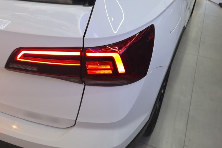 Used Volkswagen Tharu 2021 280TSI Two-Wheel-Drive Luxury Plus Edition Exterior 3