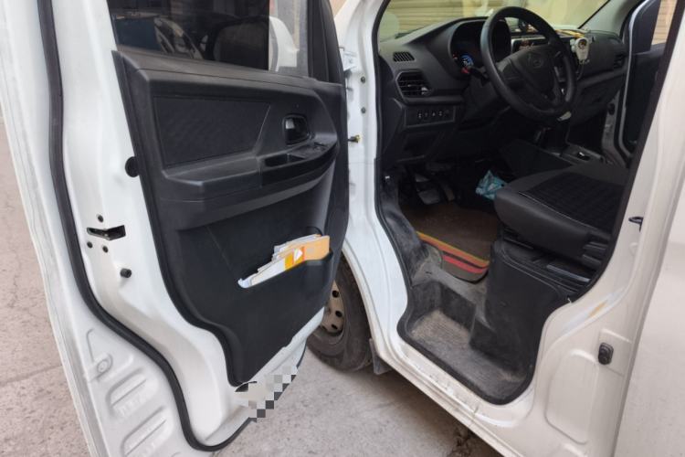 Used CHANGAN KAICHENG Ruixing EM60 2025 Passenger Version Comfort Edition 6 Seats 300 km Range Side-Hinged Doors