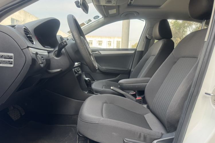 Used Volkswagen Jetta 2015 1.6L Automatic Comfort Model Interior 2