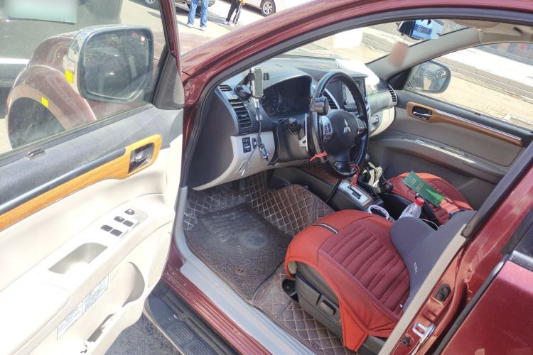 Used Mitsubishi Pajero Sport 2011 3.0L Luxury Navigation Edition
