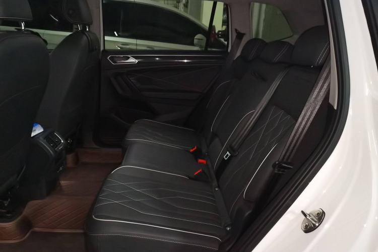 Used Volkswagen Tiguan L 2023 280TSI Automatic Two-Wheel Drive Trendy Innovation Limited Edition Interior 4