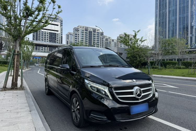 Used Mercedes-Benz V-Class 2016 V 260 L Prestige Extended Edition Exterior 4