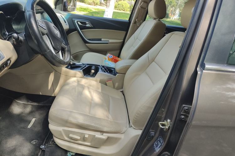 Used JMC Yusheng S350 2014 2.4T Automatic 4x4 Diesel Luxury Version with Sunroof 7 Seats