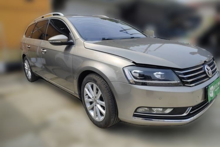 Used Volkswagen Magotan 2012 Travel Edition 2.0 TSI Comfort Version Front Right 45 Deg