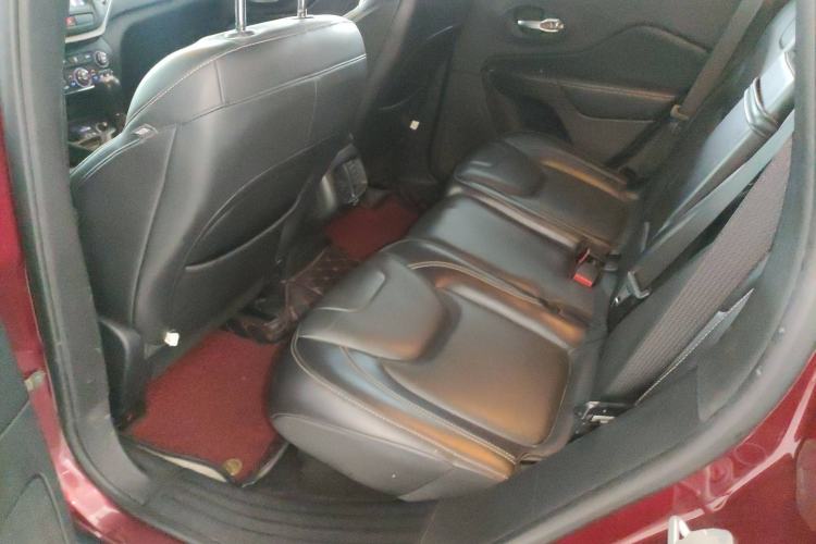 Used Jeep Cherokee 2016 2.0L Superior Edition