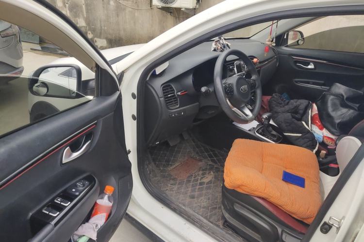 Used Kia KX Cross 2017 1.4L AT GLS
