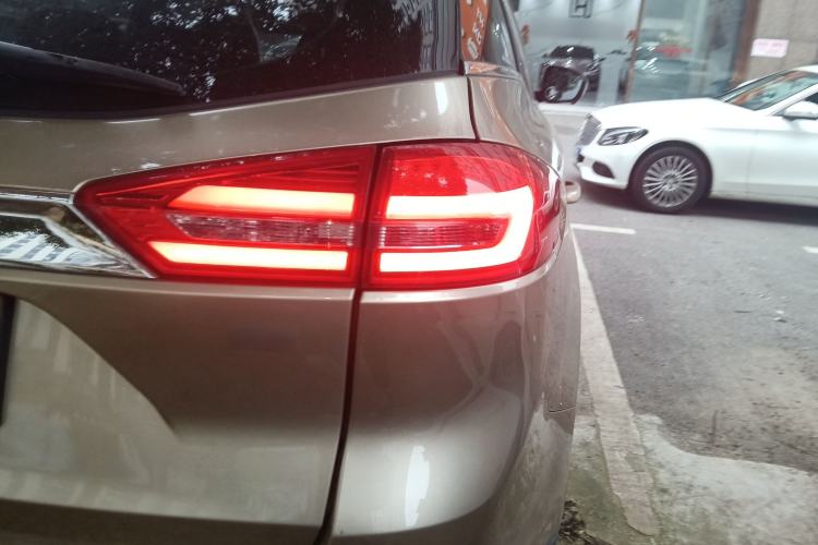 Used Geely Auto Emgrand X7 Sport 2016 1.8TD Automatic ZhiZun Version