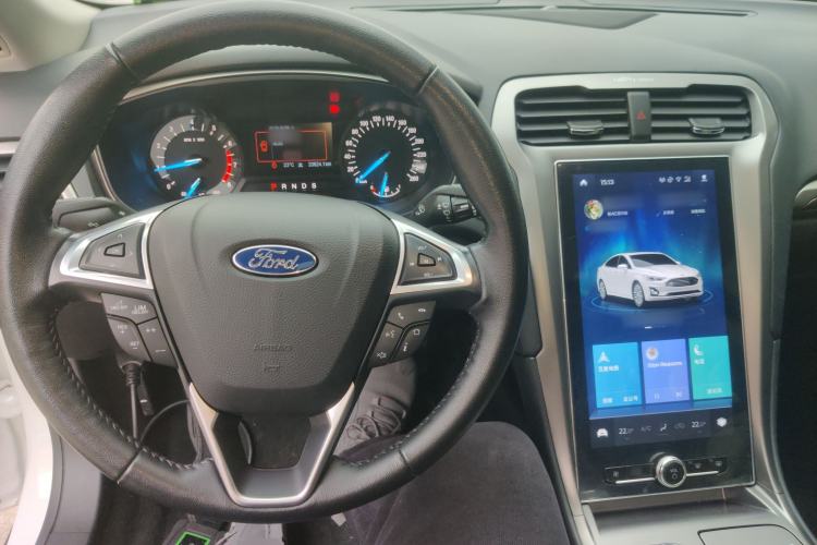 Used Ford Mondeo 2020 EcoBoost 200 Stylish Model Center Console