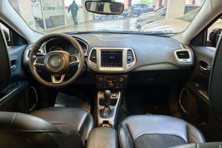 Used Jeep Compass 2019 220T Automatic Enjoyment Version
