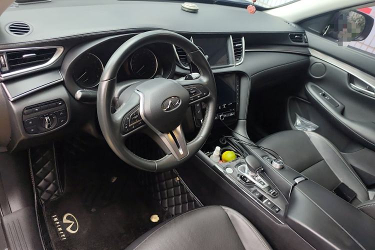 Used Infiniti QX50 2018 2.0T Two-Wheel Drive Fashion Edition Center Console