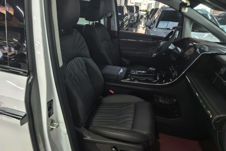 Used GAC Trumpchi M8 2024 Master Series 400T Ultimate Edition Right Front Seat