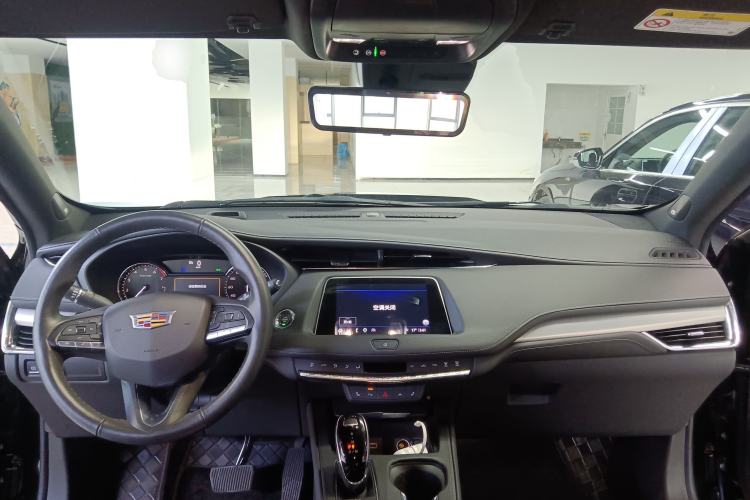 Used Cadillac XT4 2023 28T Two-Wheel-Drive Luxury Version
