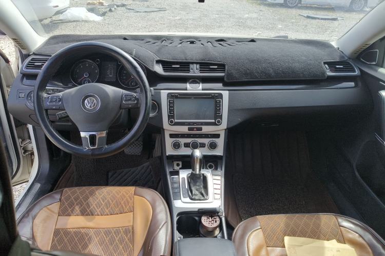 Used Volkswagen Magotan 2013 1.8TSI Luxury Model Center Console