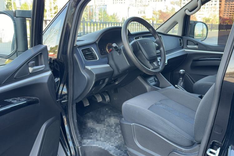 Used FORTHING Lingzhi 2023 M5L 1.6L Comfort 9-Seater

