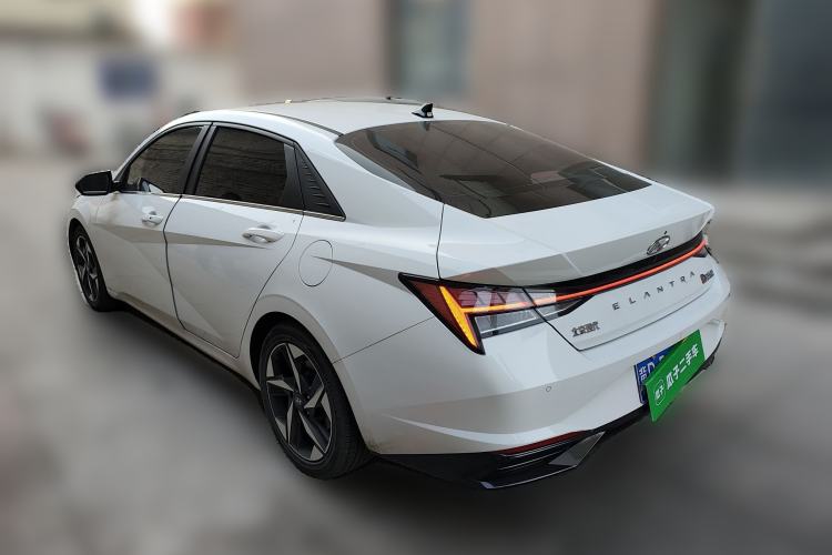 Used Hyundai Elantra 2022 1.5L CVT LUX Prestige Edition
