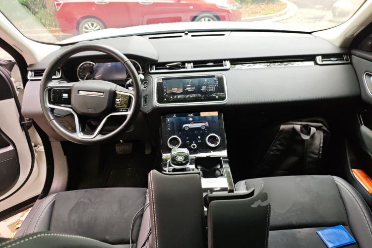 Used Land Rover Range Velar 2022 250 PS