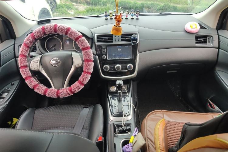 Used Nissan Tiida 2016 1.6L CVT Smart Drive Edition Center Console