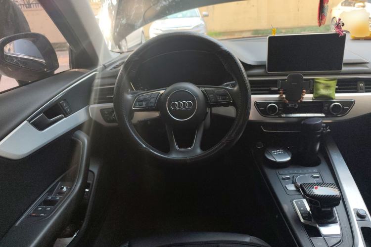 Used Audi A4L 2019 40 TFSI Fashion Edition China VI Emission Standard