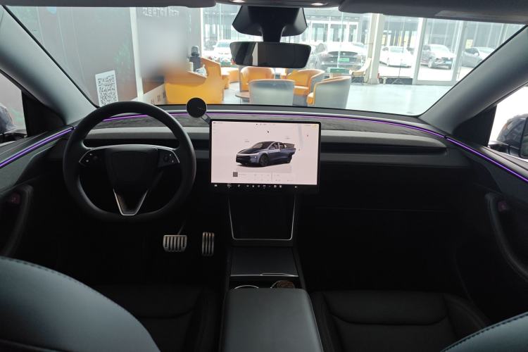 Used Tesla Model Y 2025 Long-Range All-Wheel-Drive Version Center Console