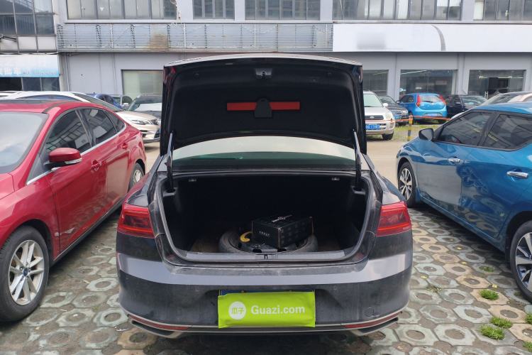 Used Volkswagen Magotan 2020 330TSI DSG Luxury Edition Trunk