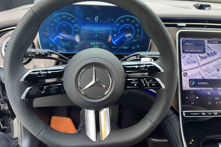 Used Mercedes-Benz EQE SUV 2024 500 4MATIC Pioneer Edition Interior 2