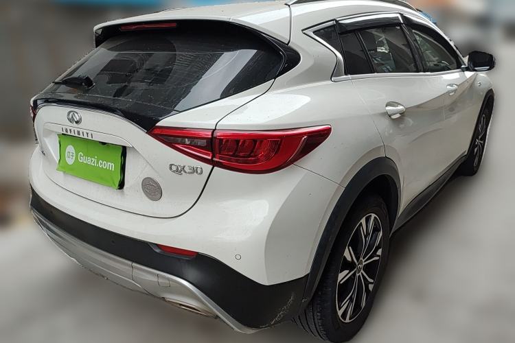 Used Infiniti QX30 2017 2.0T Four-Wheel Drive Fashion Edition Rear Right 45 Deg