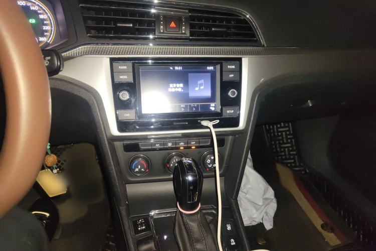 Used Volkswagen Lamando 2019 230TSI DSG Fashion Edition China VI