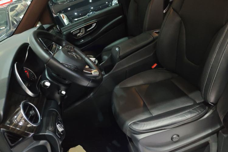 Used Mercedes-Benz V-Class 2018 V 260 Avantgarde Edition China VI