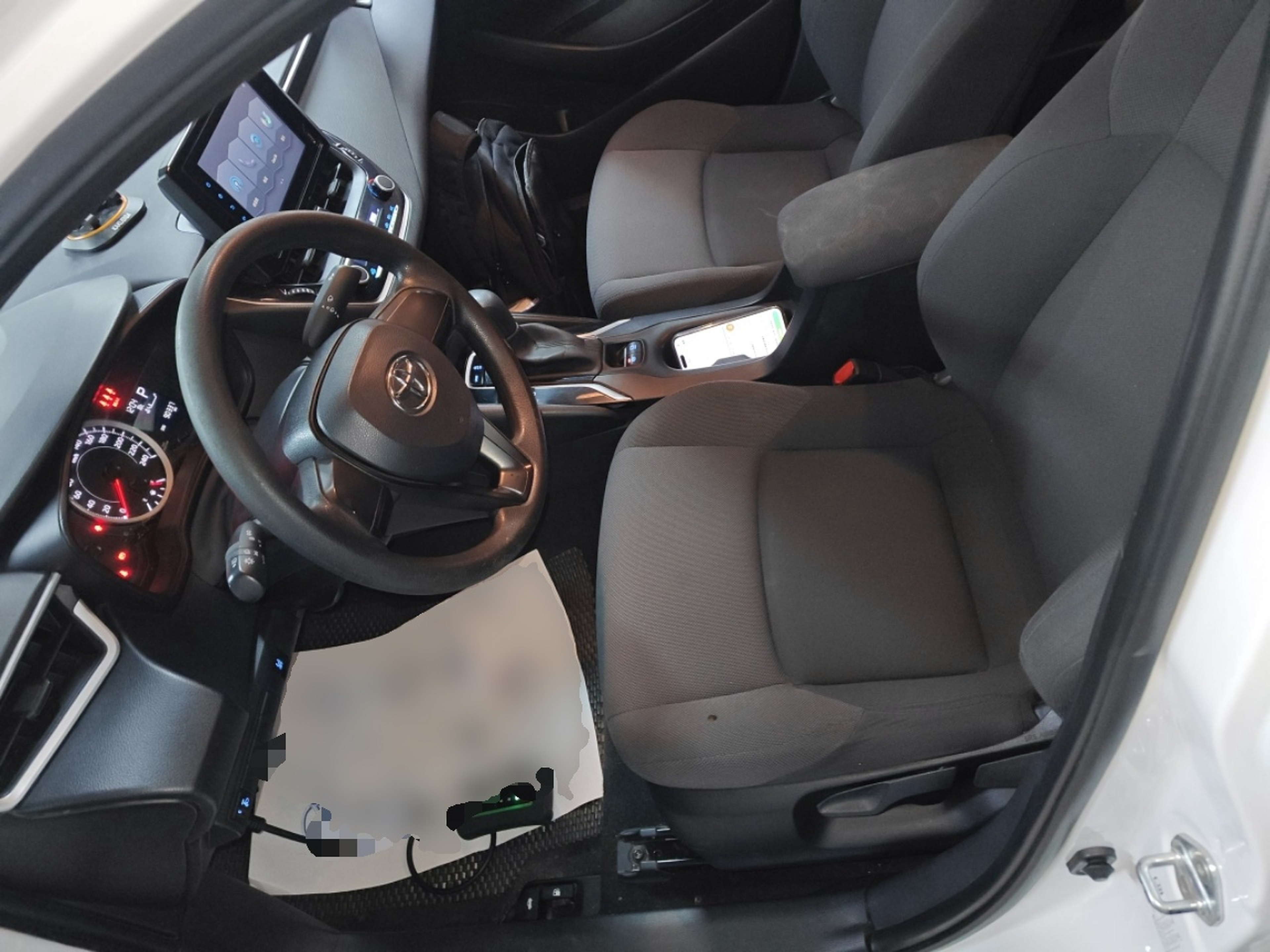 Переднее сиденье в автомобиле