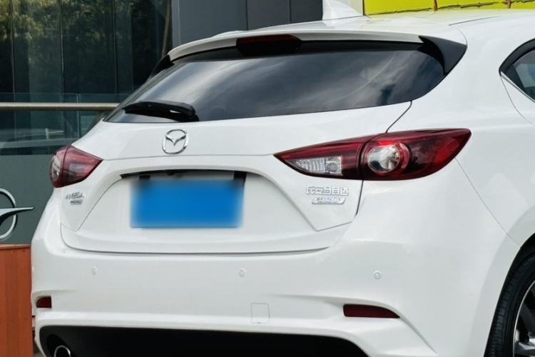 Used Mazda 3 Axela 2019 Cloud-Controlled Version Hatchback 2.0L Automatic Luxury Model China VI Standard
