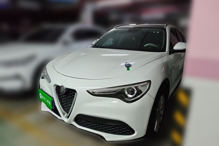 Used Alfa Romeo Stelvio 2017 2.0T 200HP Luxury Edition Guazi used car, China used car export, Used car for sale, Used Alfa Romeo cars, Cheapest cars for sale