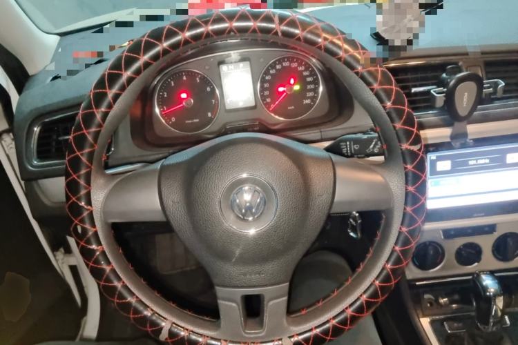 Used Volkswagen Gran Lavida 2013 1.4 TSI Automatic Comfort Model Steering Wheel
