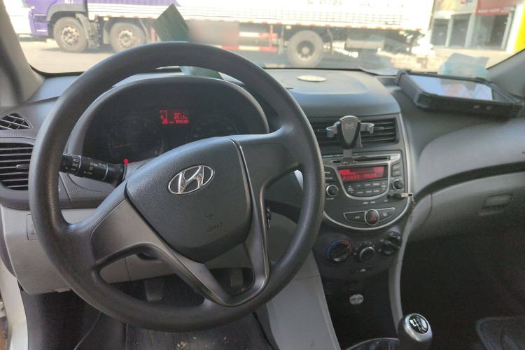 Used Hyundai Verna (older generation) 2014 1.4L Manual Smart GLS Trim