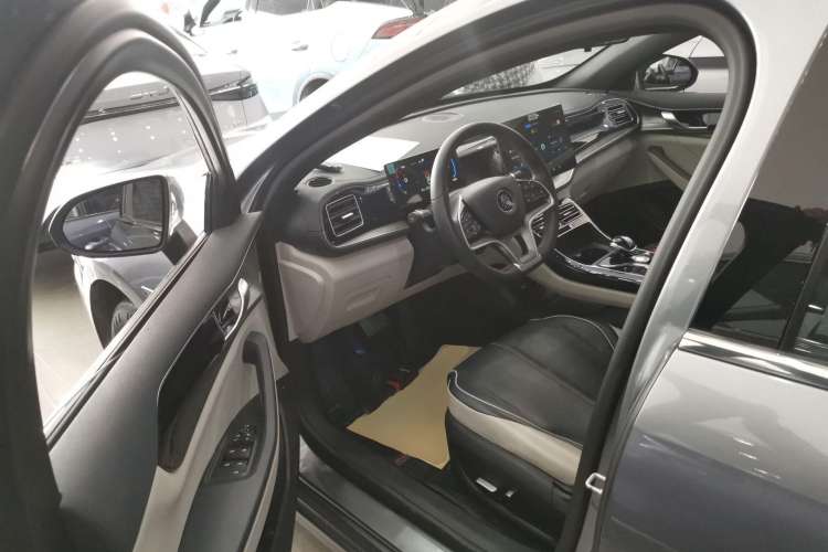 Used BYD Qin PLUS 2023 Champion Edition DM-i 120KM Excellence Model
