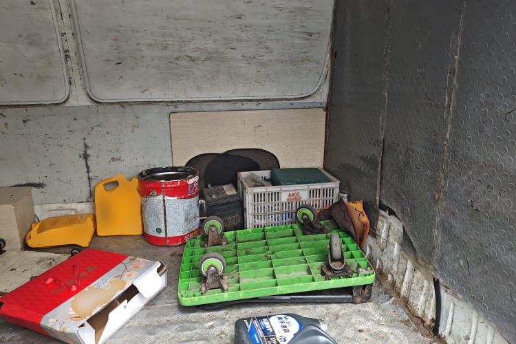 Used Jinbei Hiace 2020 2.0L Express King Series Deluxe Van Standard Roof China VI Emission Standard 1TZS