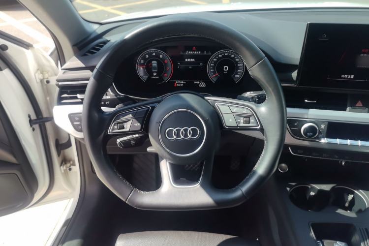 Used Audi A4L 2022 40 TFSI Luxury Dynamic Model
