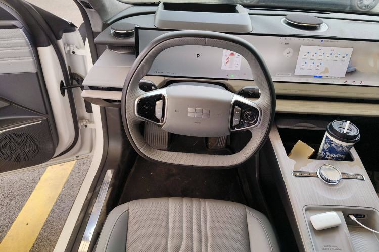 Used Geely Galaxy E8 2024 550 km Range Rear-Drive MAX
