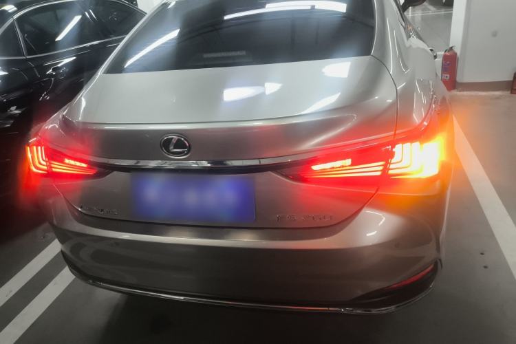 Used Lexus ES 2021 200 Excellence Edition Rear