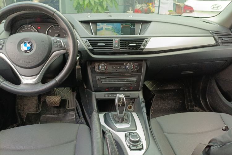 Used BMW X1 2014 sDrive18i Leading Model Center Console