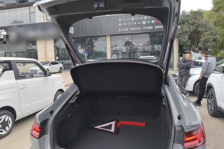 Used Volkswagen FAW-Volkswagen CC 2025 Model, Facelifted, 330TSI, Glamorous—Shared Edition Trunk